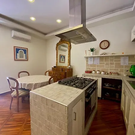 Trinita Degli Spagnoli House Naples Exterior photo