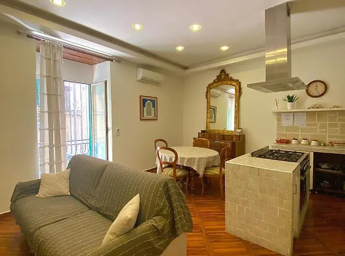Trinita Degli Spagnoli House