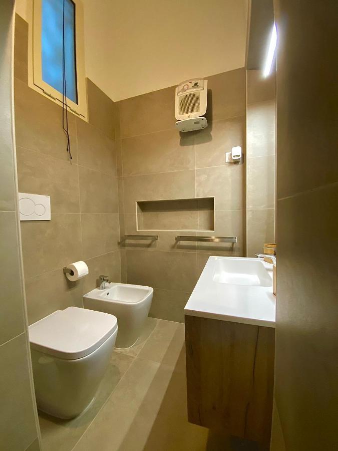 Trinita Degli Spagnoli House * Naples