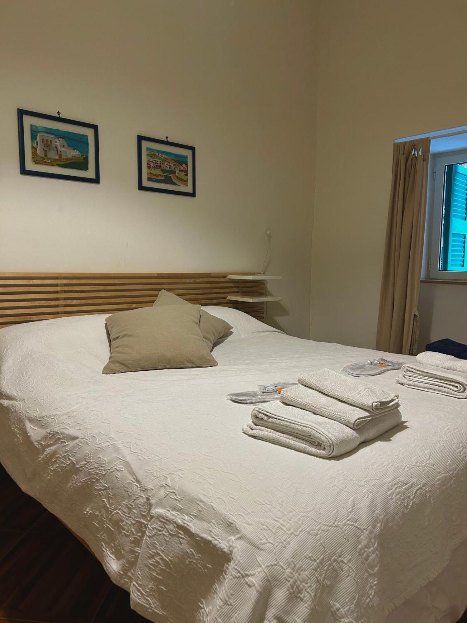 Trinita Degli Spagnoli House Apartment Naples